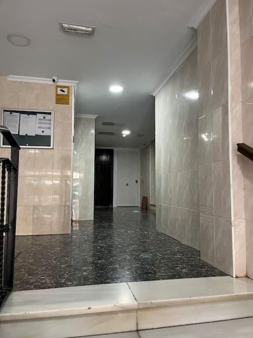 New Spacious And Cozy Apartment - Малага Екстериор снимка