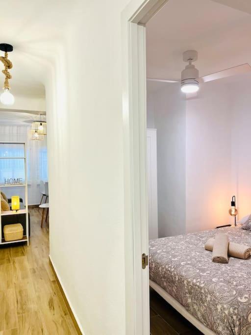 New Spacious And Cozy Apartment - Малага Екстериор снимка