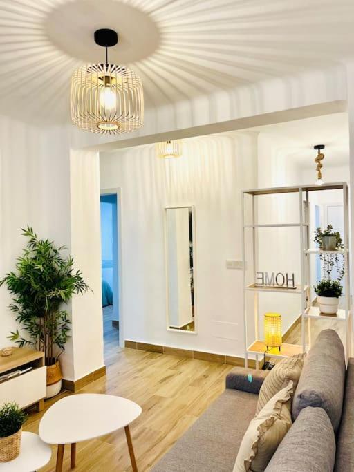 New Spacious And Cozy Apartment - Малага Екстериор снимка