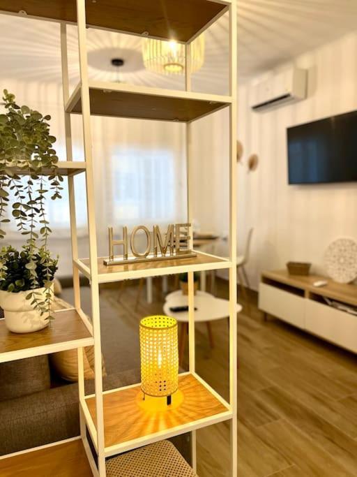 New Spacious And Cozy Apartment - Малага Екстериор снимка