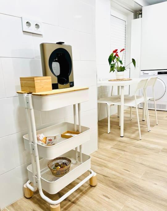 New Spacious And Cozy Apartment - Малага Екстериор снимка