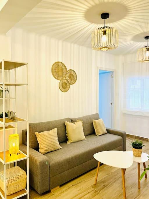 New Spacious And Cozy Apartment - Малага Екстериор снимка
